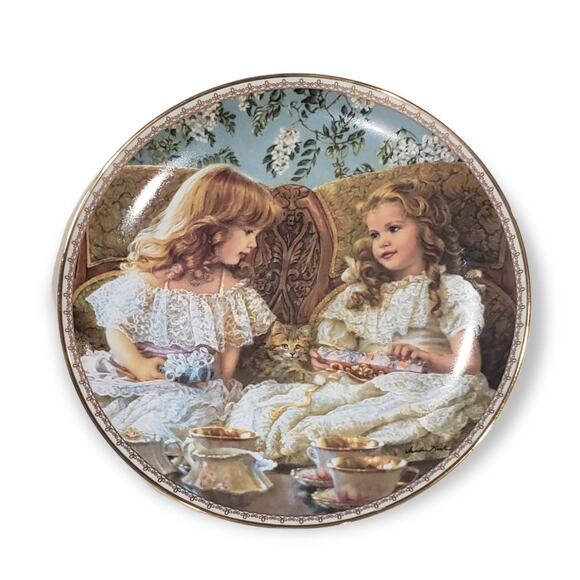 Reco BEST FRIENDS Premier Sugar and Spice Collector Plate by Sandra Kuck Decor - Picture 1 of 4